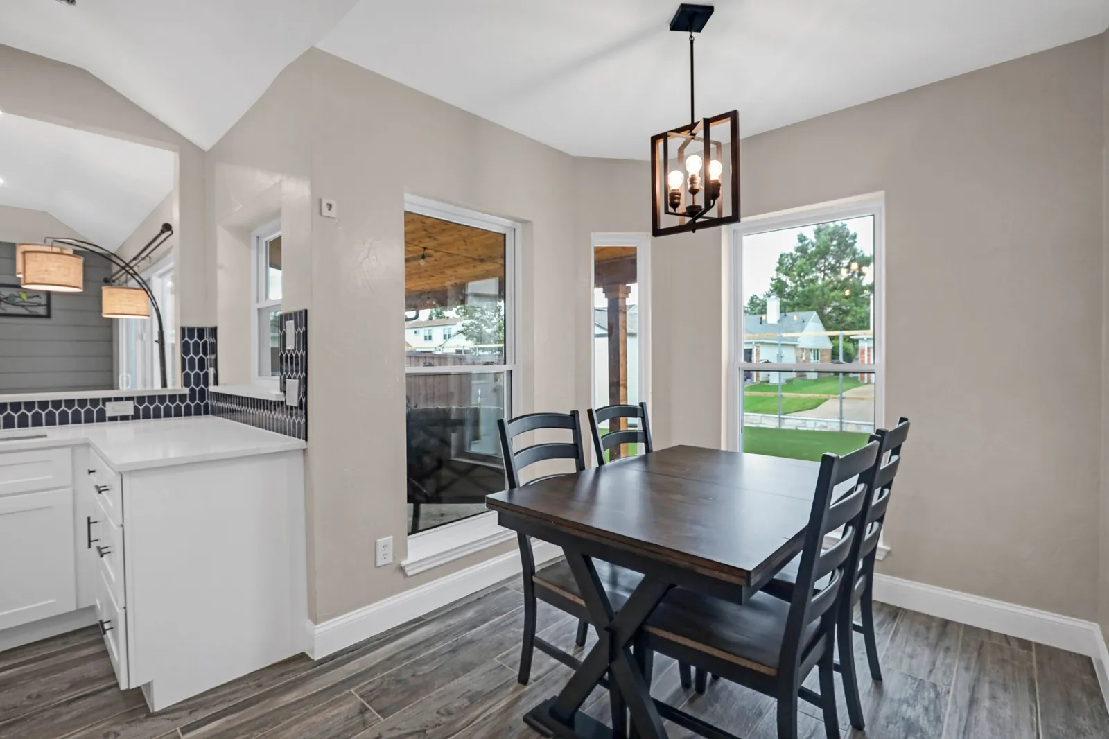 After: breakfast nook