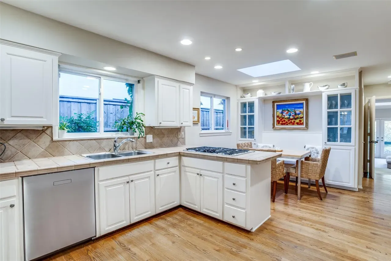 Before: kitchen sink and breakfast nook